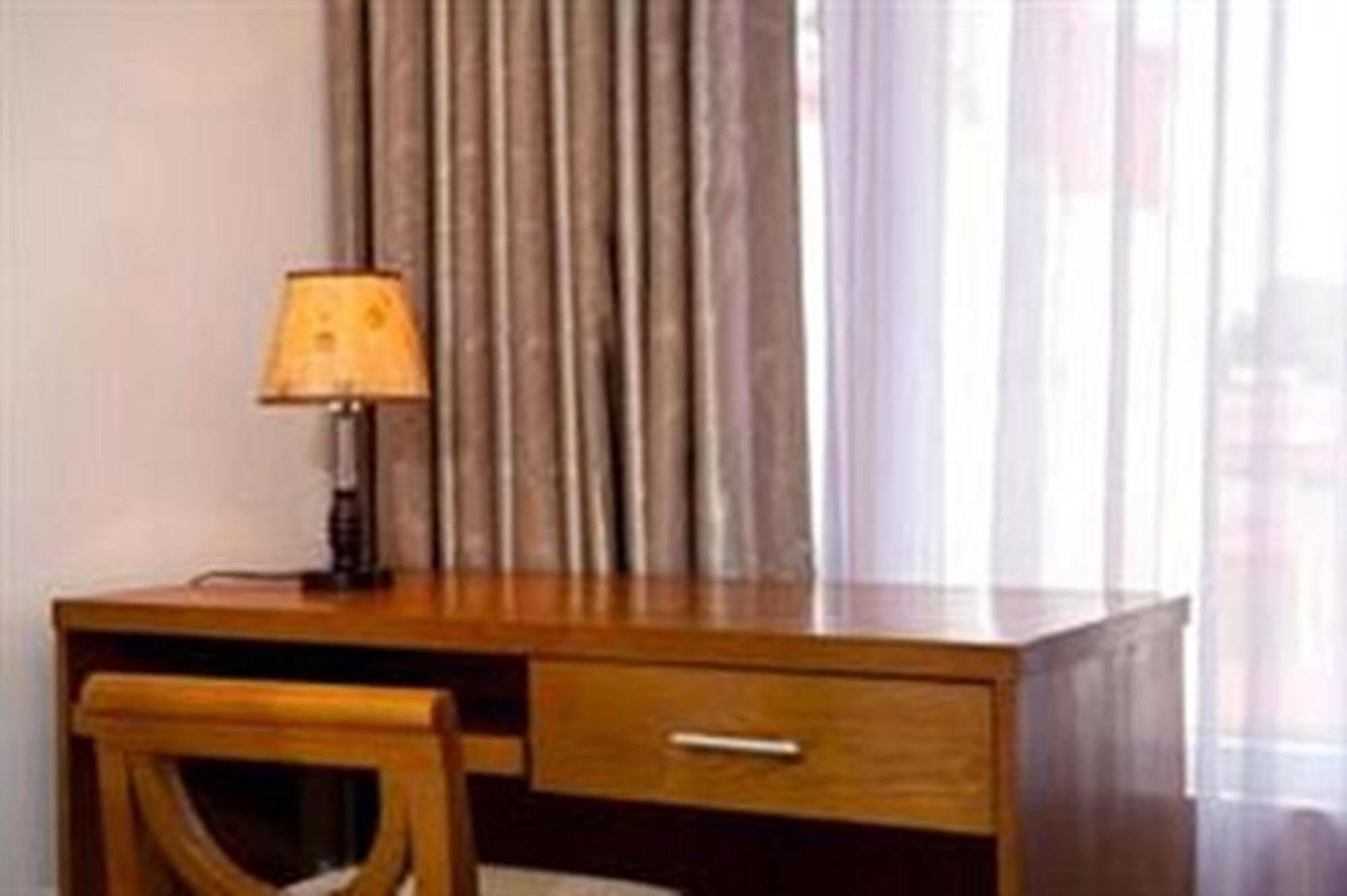 Lam Bao Long Hotel Хюэ Экстерьер фото